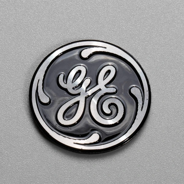 Logo nhôm nổi bật