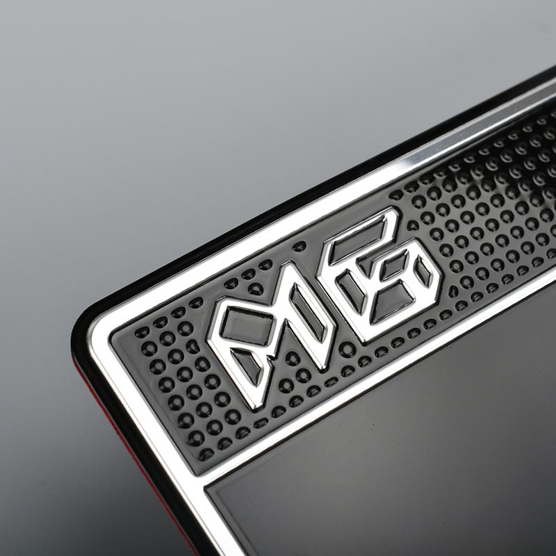 Logo kim loại dính