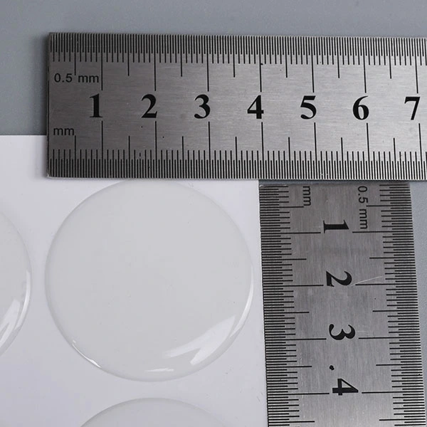 Sản xuất tại Trung Quốc Chất lượng cao Thiết kế hoạt hình Keo 3D Logo Epoxy Bảng tên mái vòm bằng nhựa