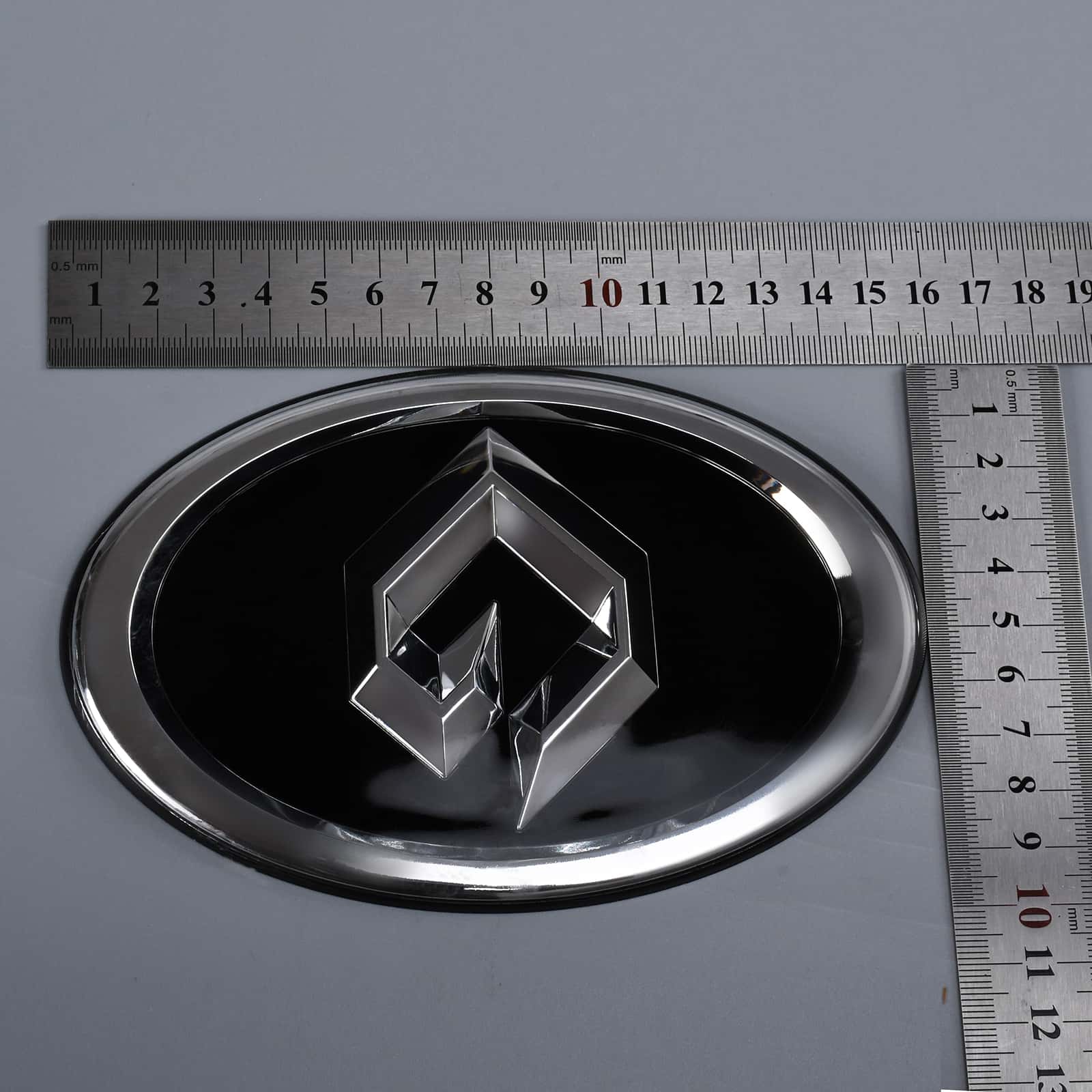 nhãn dán logo xe ô tô nhãn dán huy hiệu có chất kết dính