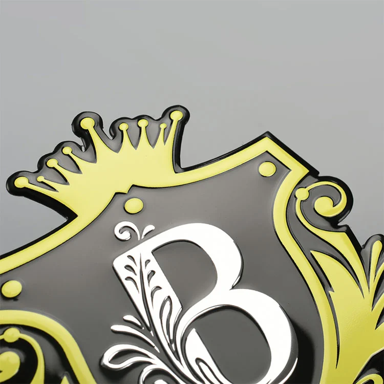 Nhãn kim loại có logo