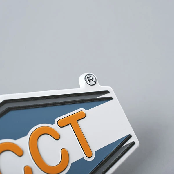 Logo kim loại cho bao bì cao cấp